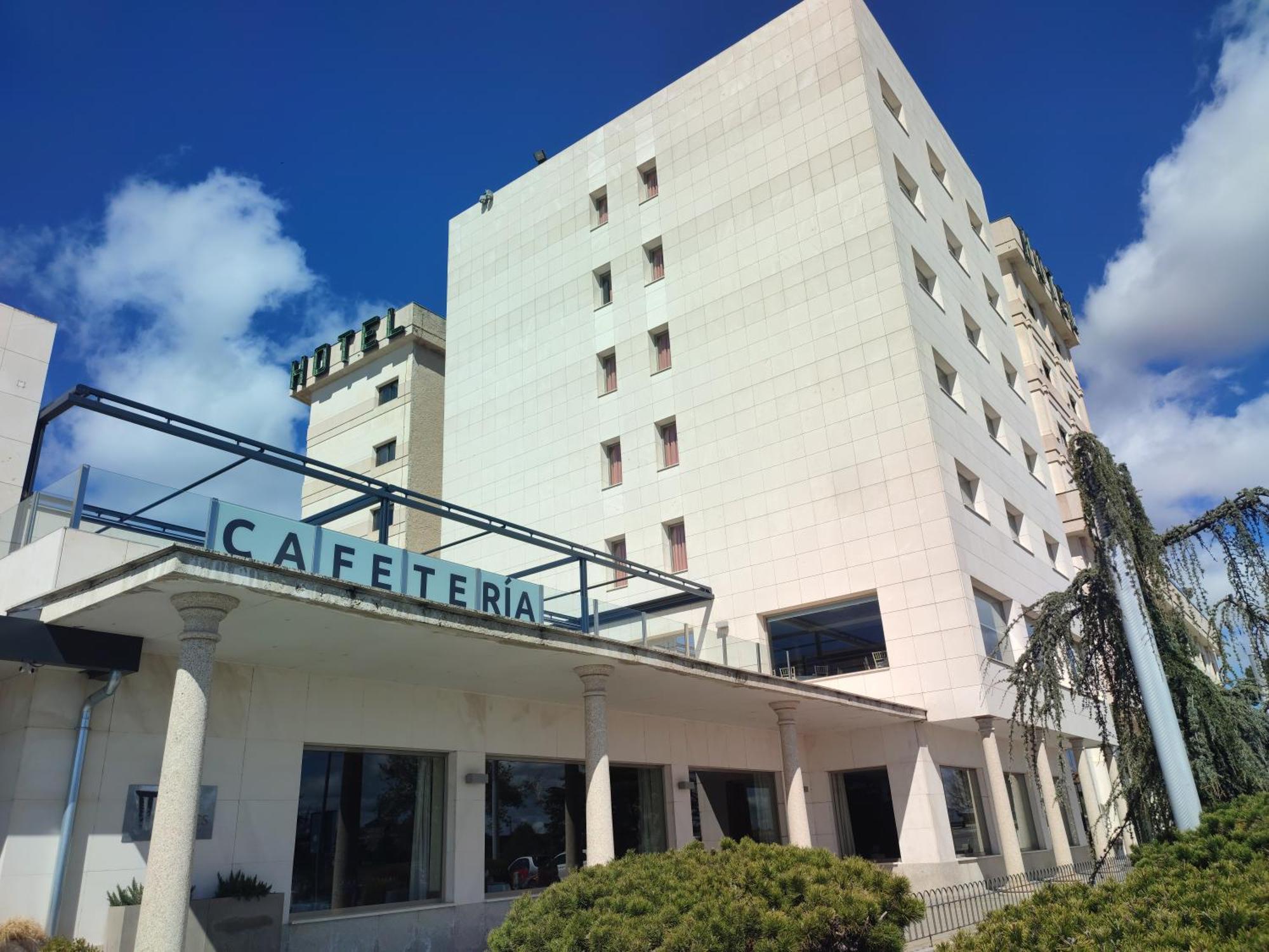 Hotel Sercotel Cuatro Postes Ávila Zewnętrze zdjęcie