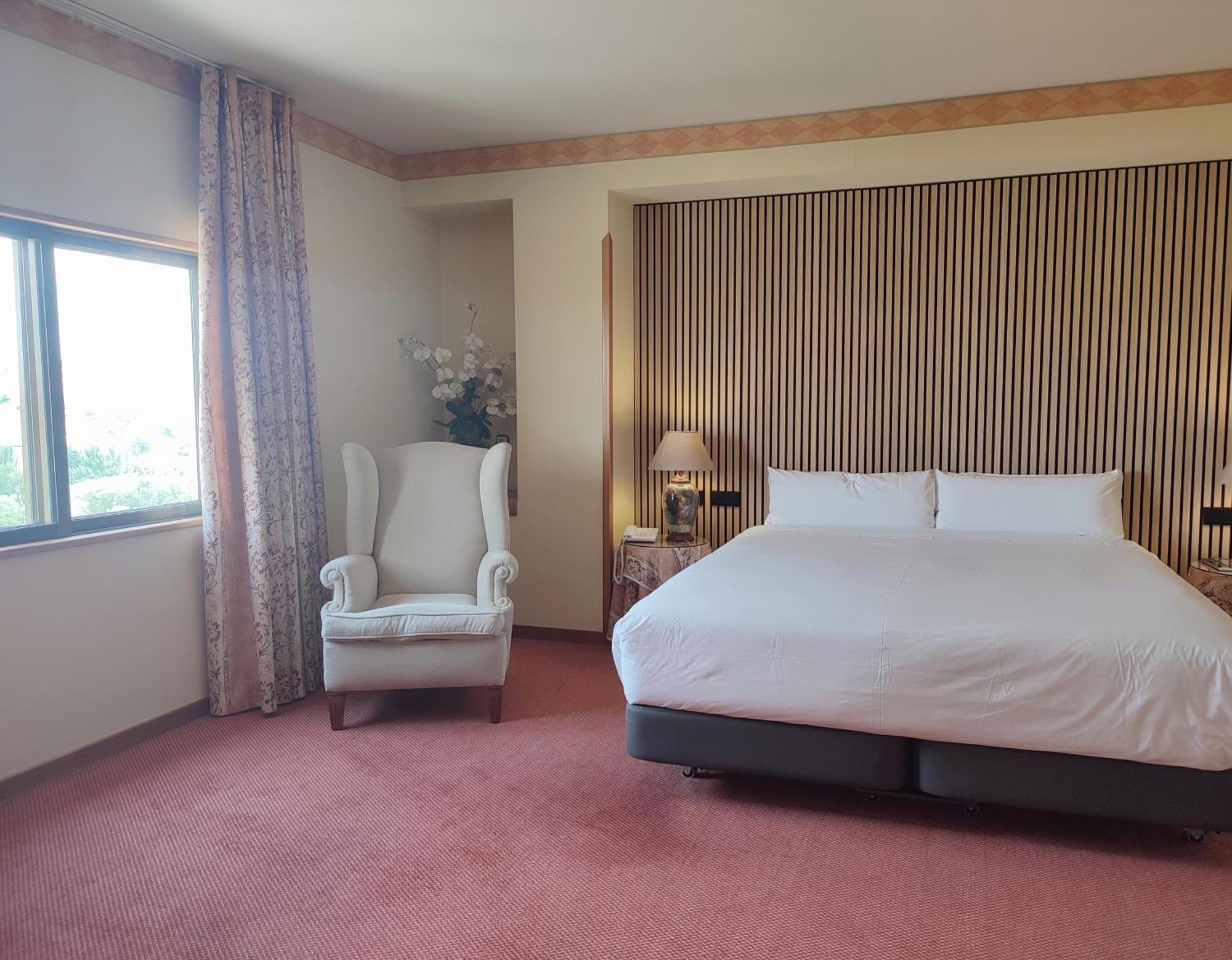 Hotel Sercotel Cuatro Postes Ávila Zewnętrze zdjęcie