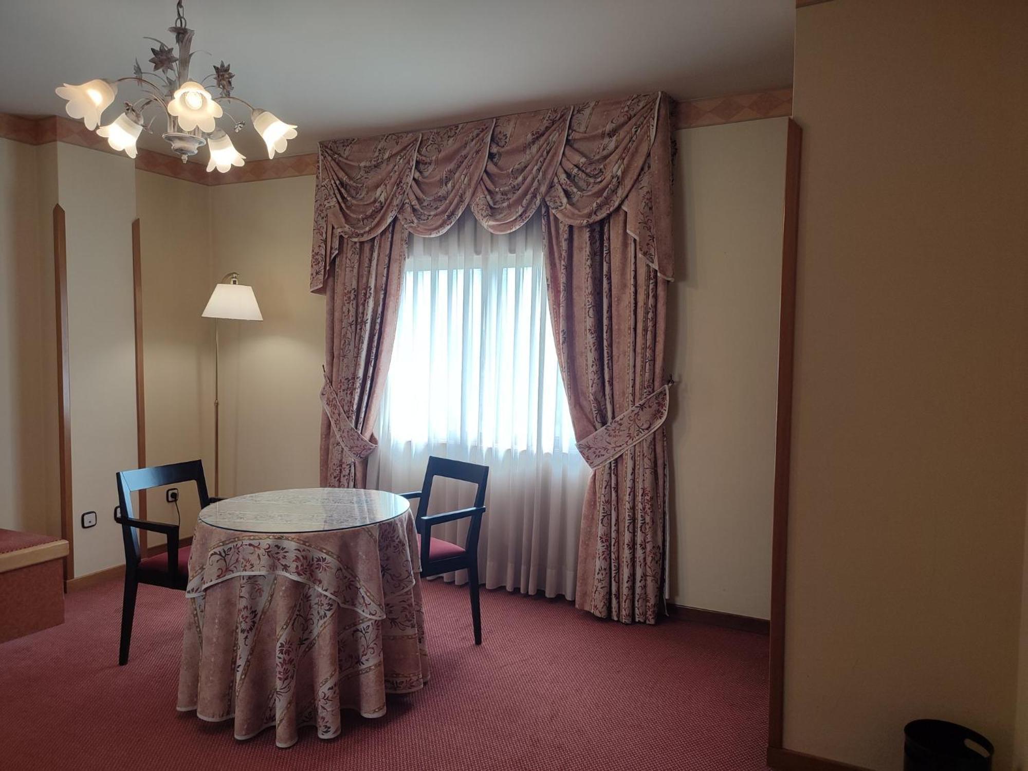Hotel Sercotel Cuatro Postes Ávila Zewnętrze zdjęcie