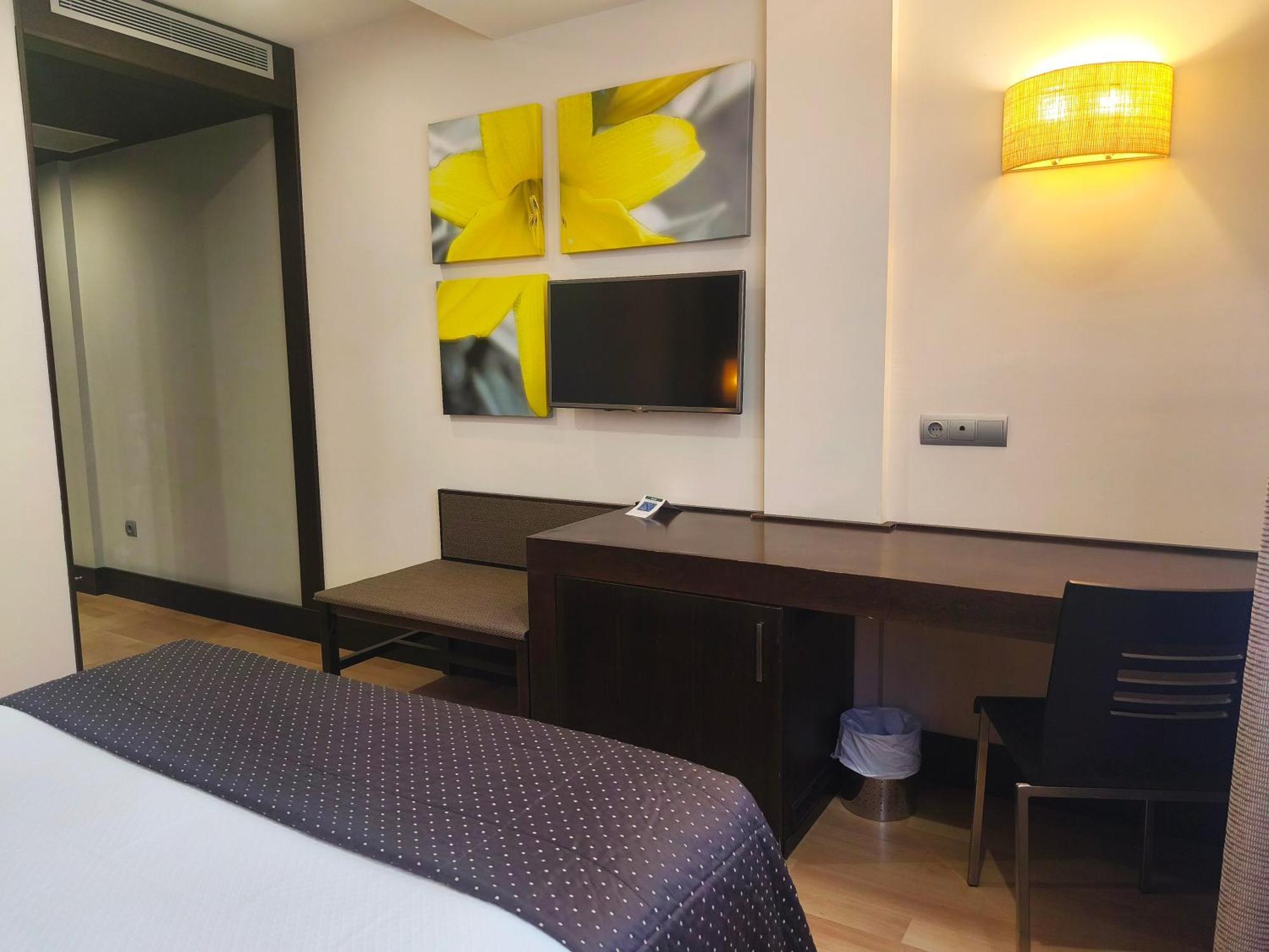 Hotel Sercotel Cuatro Postes Ávila Zewnętrze zdjęcie