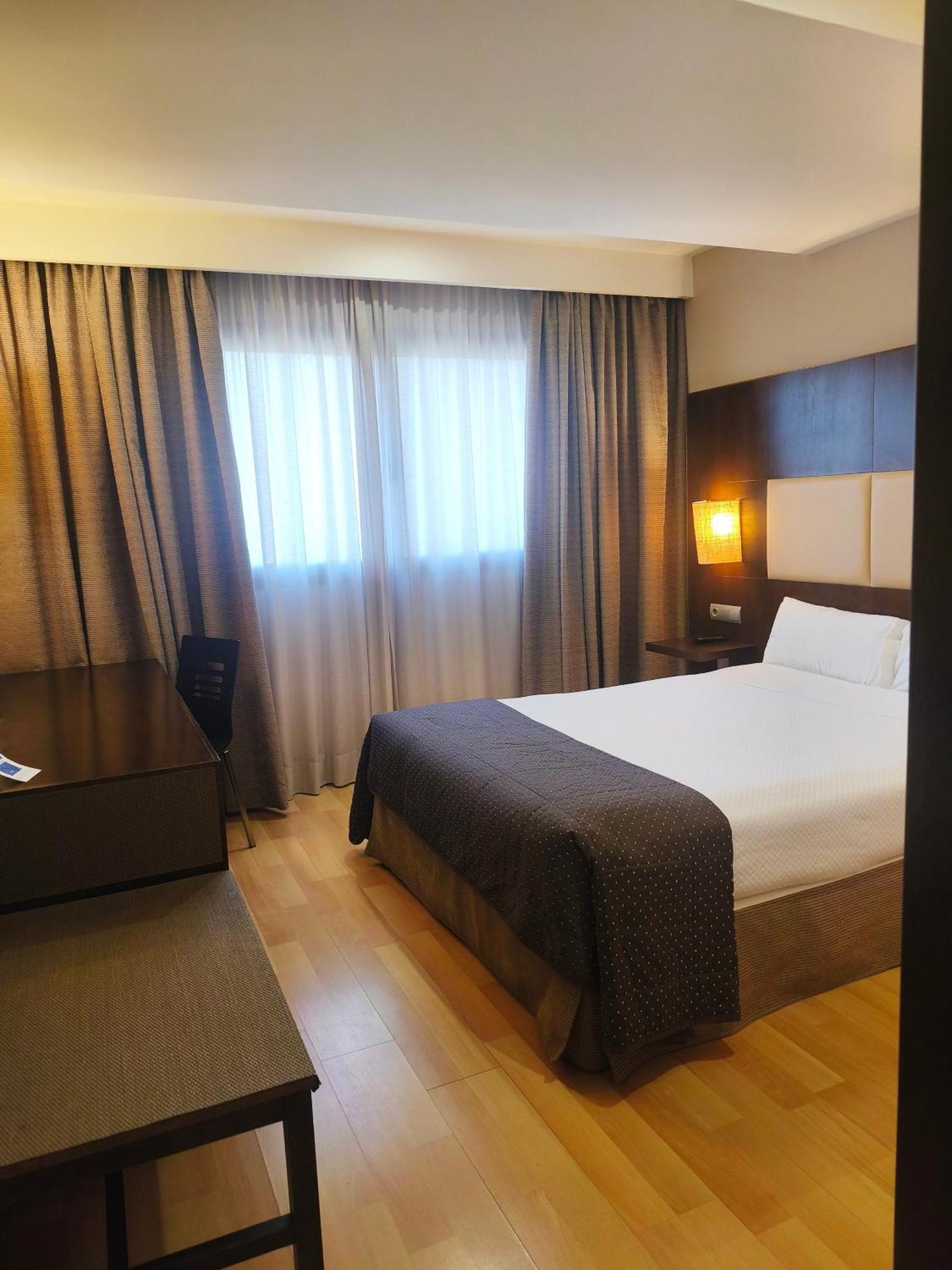 Hotel Sercotel Cuatro Postes Ávila Zewnętrze zdjęcie