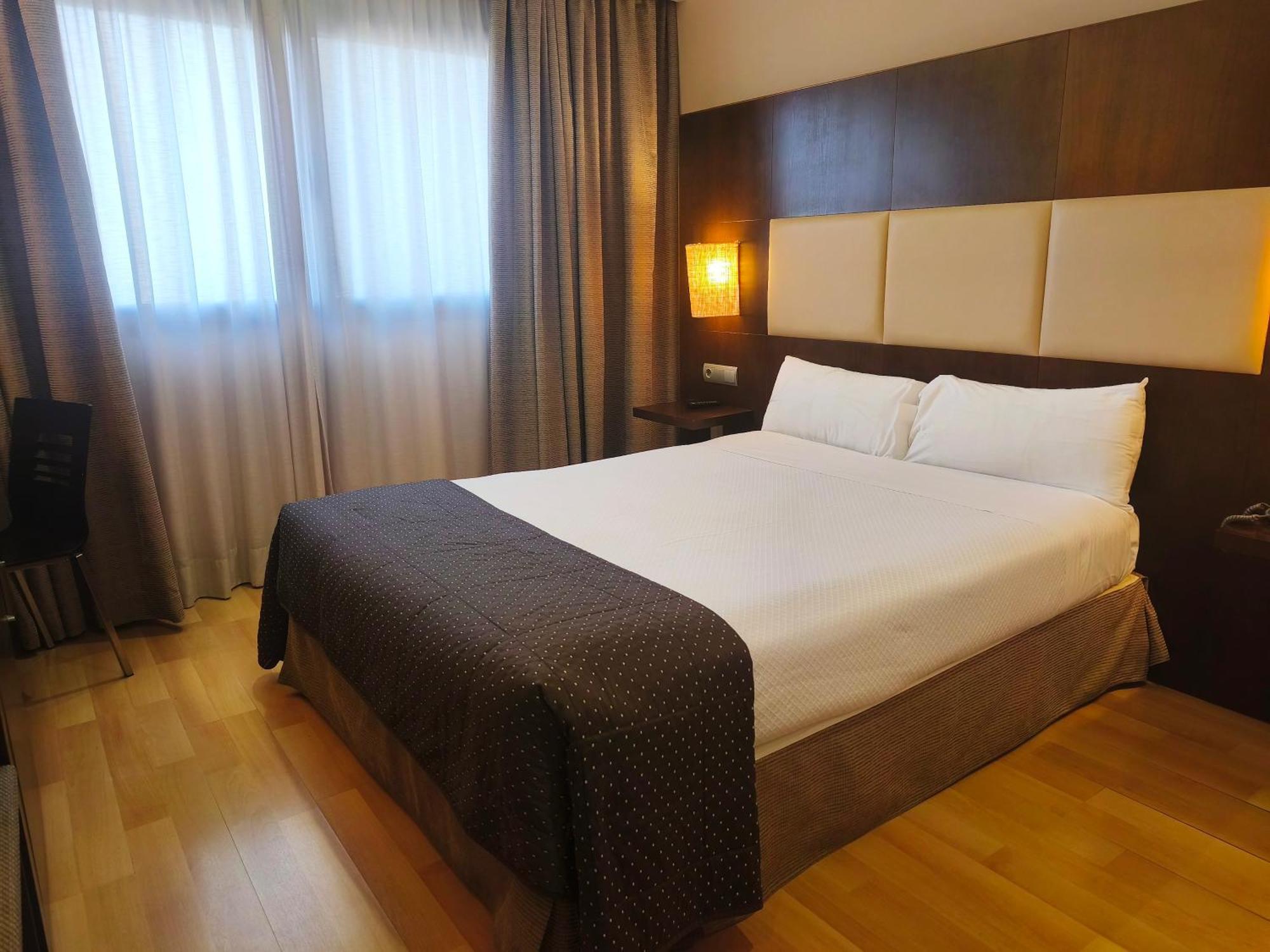 Hotel Sercotel Cuatro Postes Ávila Zewnętrze zdjęcie